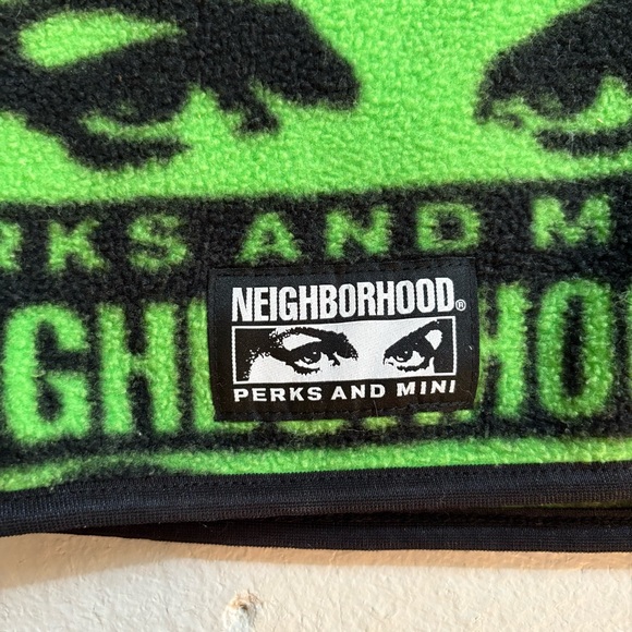 Perks And Mini Neighbourhood Edition Fleece Scarf Black And Green - Picture 4 of 5